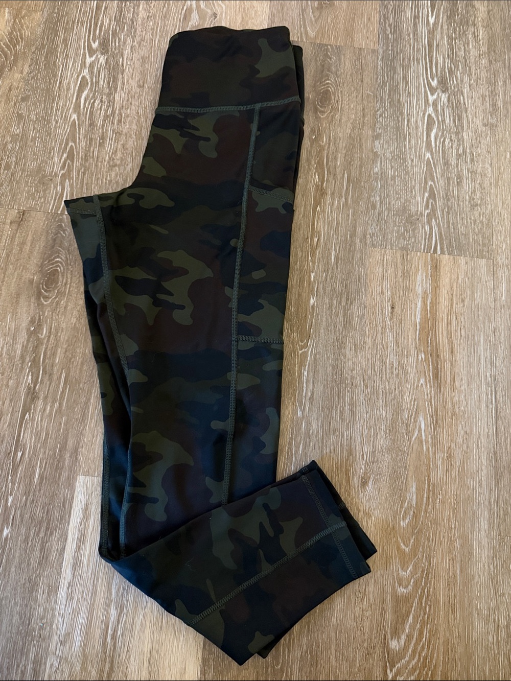 Women’s Banana Republic Camo Leggings